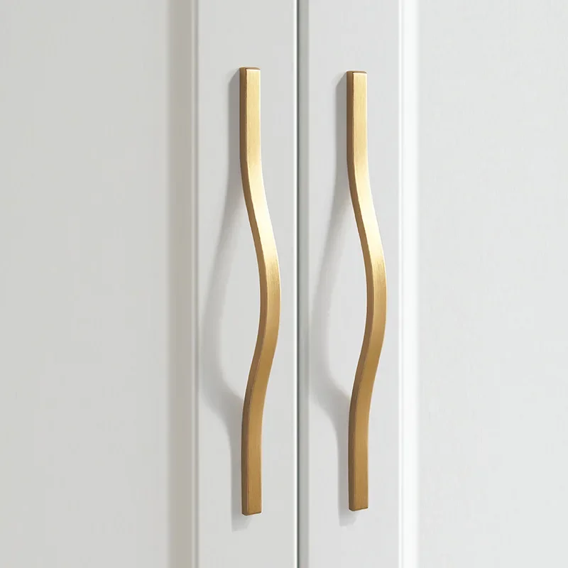 Poignées d'armoire en or bross - Curved Spring Bar avis et prix